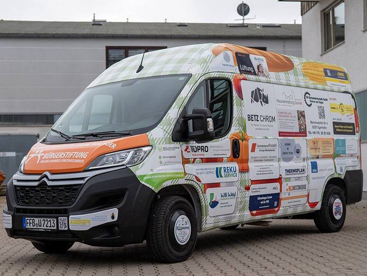Foliertes gesponsortes Kühlfahrzeug Citroën Jumper für die Bürgerstiftung für den Landkreis Fürstenfeldbruck