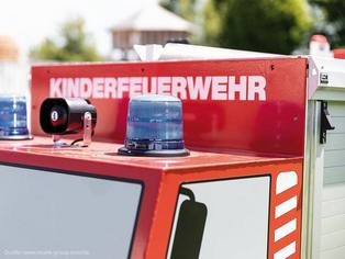 Blaulicht und Martinshorn des Kinderfeuerwehr Rollcontainers