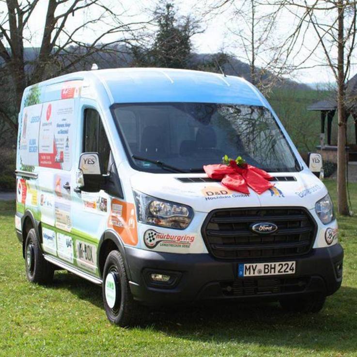 Ford Transit mit Werbeflächen