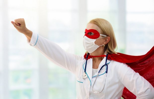 Aerztin als Superheldin