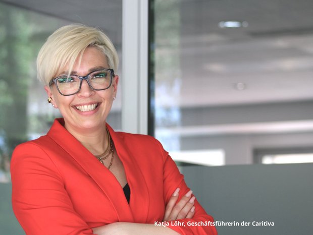Katja mit roter jacke