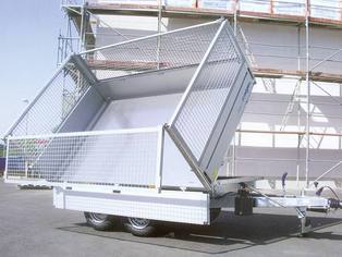 Laubgitteranhänger seitlich gekippt, zweiachsig