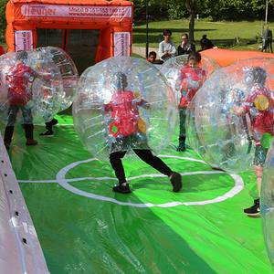 Bubble Kicker und folierter gesponsorter Kofferanhänger für die Protestantische Jugendzentrale Winnweiler