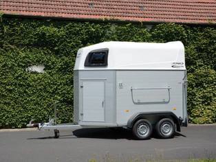 Pferdeanhänger Arizona Alu im Profil