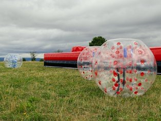 bubble balls vor bubbleball arena foerderung