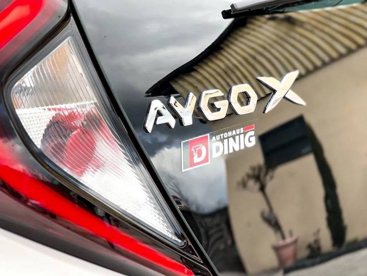 Kostenfreier und wendiger Cityflitzer Toyota Aygo X Heckausschnitt
