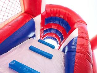 Hüpfburg Feuerwehr Aufstieg innen