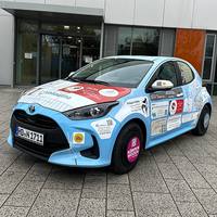 Folierter gesponsorter Toyota Yaris Hybrid für: Das Frühchen e. V. Heidelberg