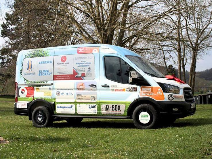 Folierter gesponsorter Ford Transit - Sponsoring Fahrzeug