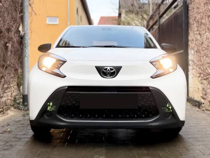 Kostenfreier und wendiger Cityflitzer Toyota Aygo X von vorn