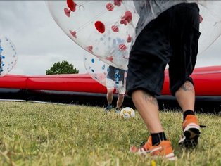 spielfeld bubble ball arena foerung